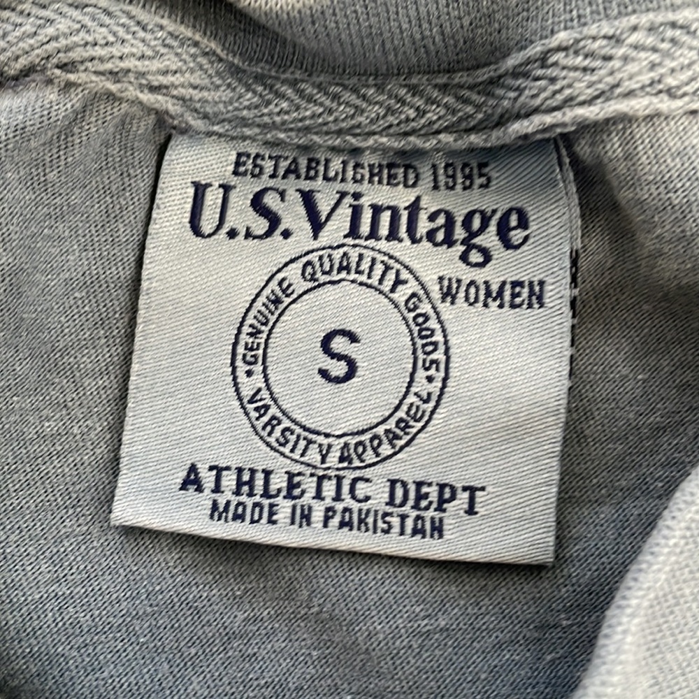 St. Thomas T-shirt- Small - Picture 3 of 5